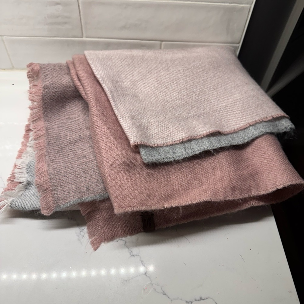 Roots blanket scarf
